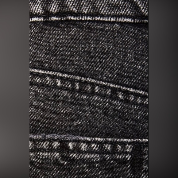 ✨BRAND NEW✨ GARAGE CUT-OFF JEAN SHORTS - Picture 5 of 5